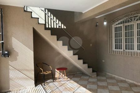 Sobrado à venda com 3 quartos, sendo 1 suíte, em Jardim Mauá, Mauá, SP