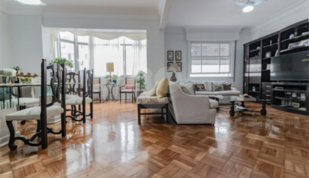 Apartamento à venda com 5 quartos, sendo 1 suíte,  em Copacabana, Rio de Janeiro, RJ