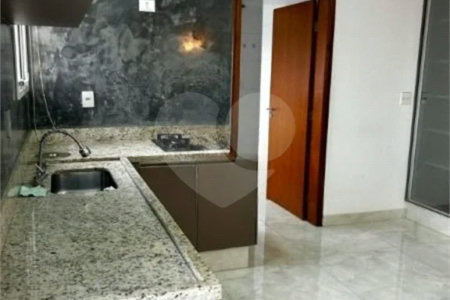 Apartamento com 138m², 3 dormitórios, sendo 3 suítes, 2 vagas de garagem, à venda na Vila Valparaiso em Santo André.