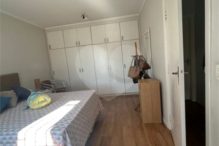 Sobrado à venda com 3 quartos, sendo 1 suíte, em Jardim Jussara, São Paulo, SP