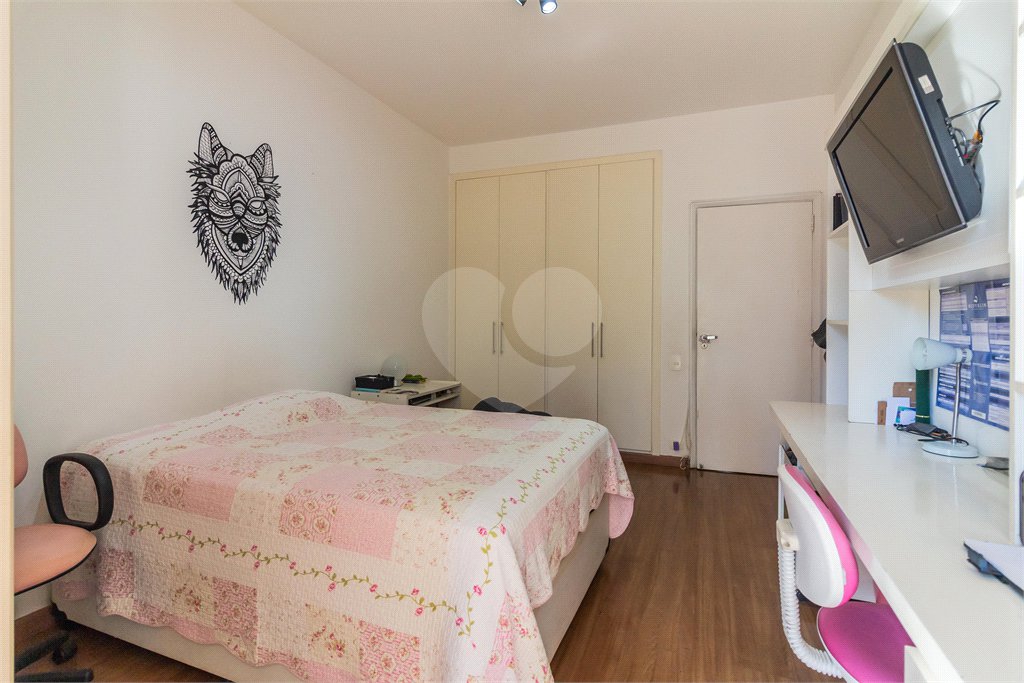 Apartamento à venda com 3 quartos, sendo 1 suíte,  em Santa Cecília, São Paulo, SP