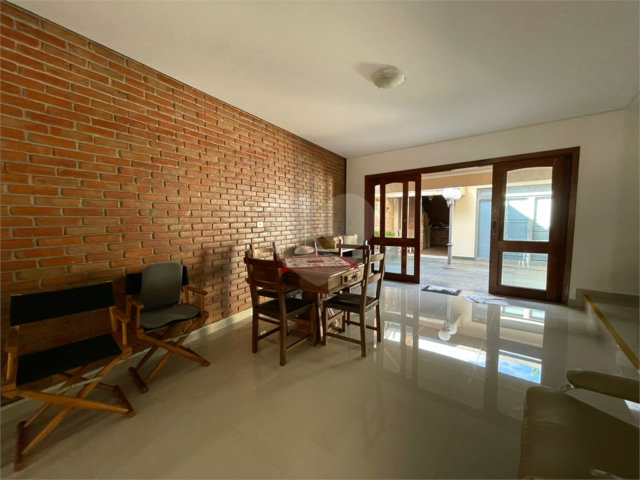 Sobrado à venda com 3 quartos, sendo 2 suítes,  em Alto da Boa Vista, São Paulo, SP