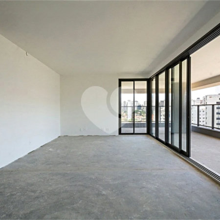 Apartamento à venda com 3 suítes em Campo Belo, São Paulo, SP