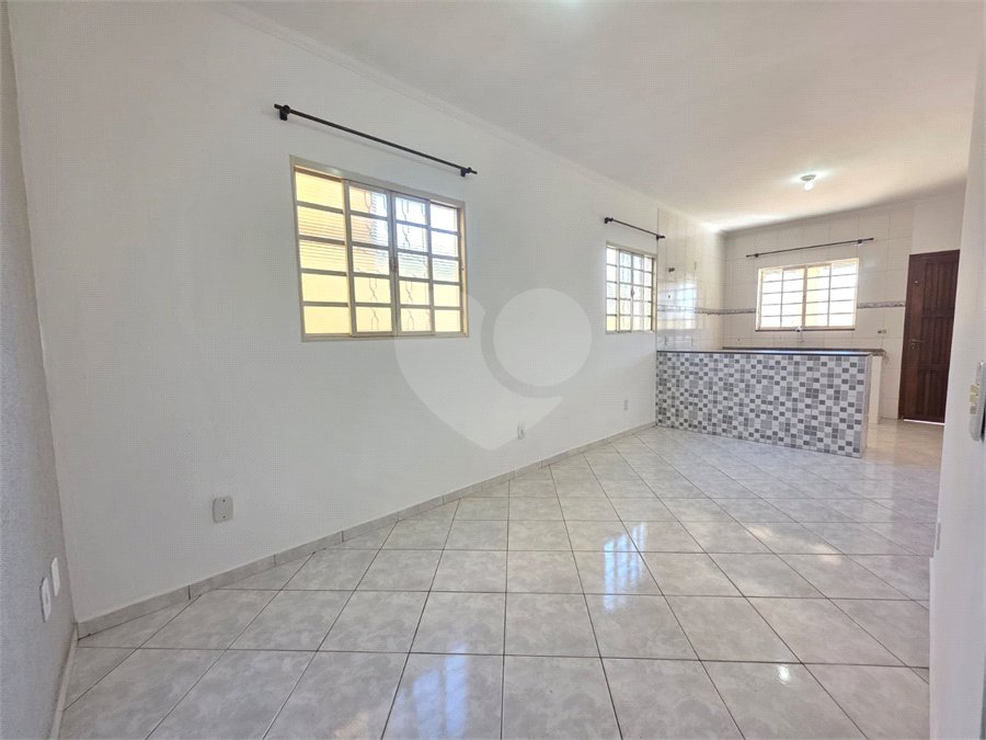 Casa à venda com 3 quartos, sendo 2 suítes, em Jardim Santo Antônio, Valinhos, SP