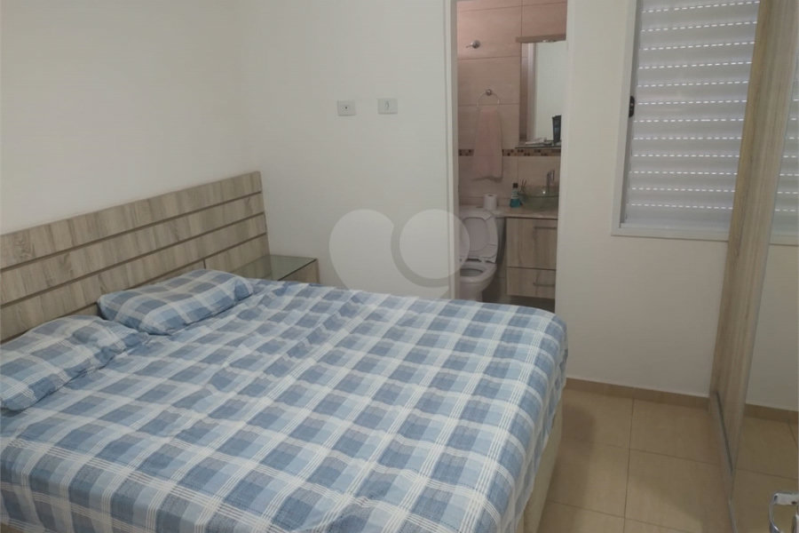 Casa à venda com 2 quartos, sendo 1 suíte, no condomínio Residencial Karen, São Paulo - SP