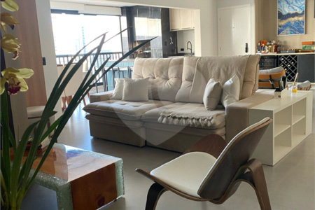 Apartamento à venda com 3 quartos, sendo 1 suíte, em Vila Paulicéia, São Paulo, SP