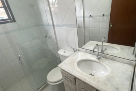 Casa à venda com 5 quartos, sendo 3 suítes, no condomínio Recanto das Palmeiras, Rio de Janeiro - RJ