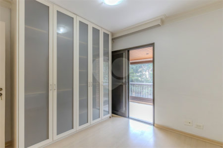 Apartamento à venda com 4 suítes em Moema, São Paulo, SP
