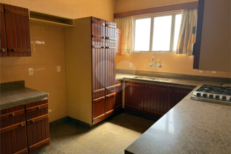 Apartamento à venda com 4 quartos, sendo 2 suítes, no Centro, Araraquara, SP