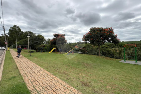 Casa à venda com 3 quartos, sendo 1 suíte, no condomínio Villagio Milano, Sorocaba - SP