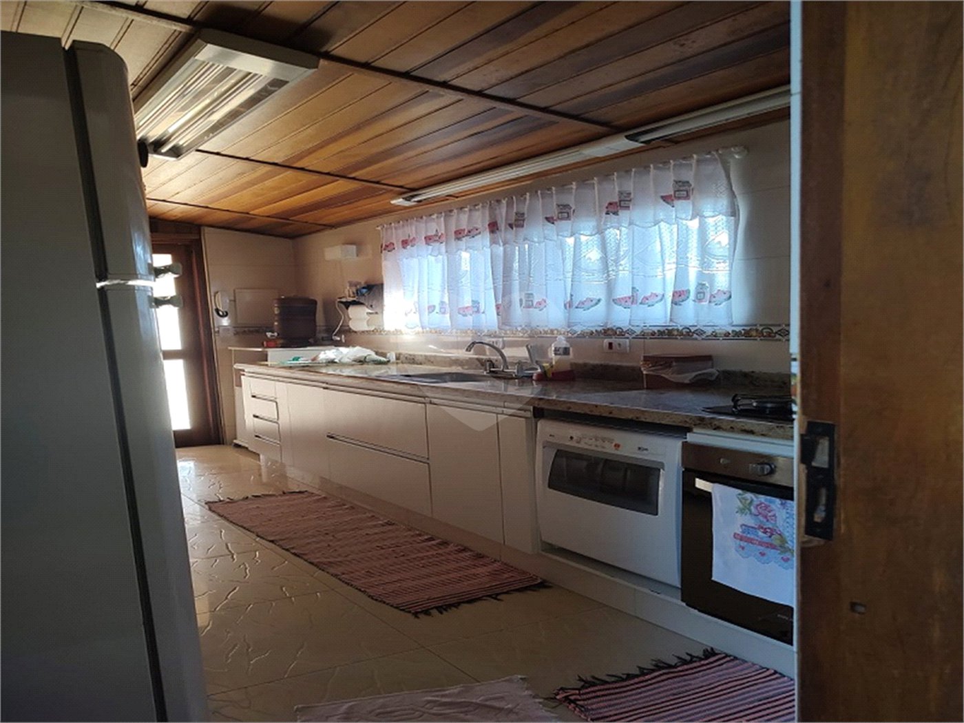 Chácara à venda com 4 quartos, sendo 1 suíte, em Chácaras Fernão Dias, Atibaia, SP