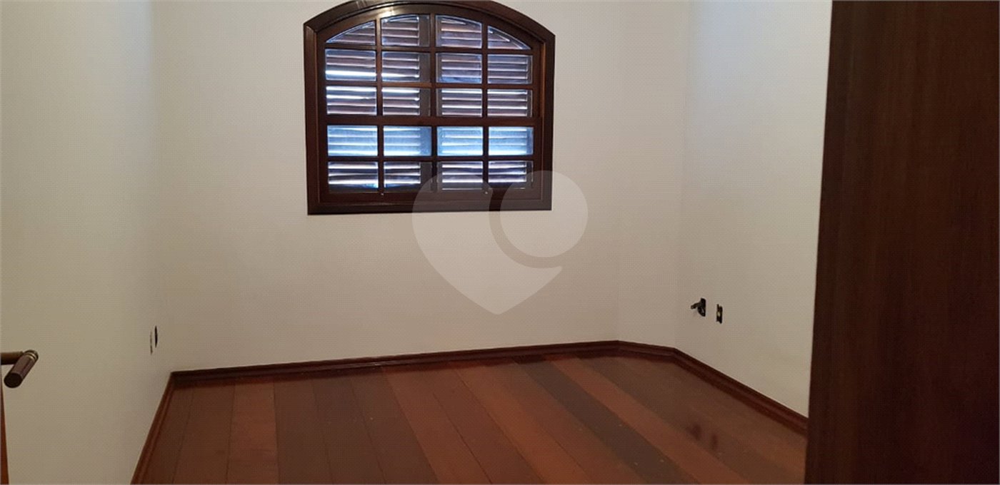 Sobrado à venda com 4 quartos, sendo 1 suíte,  em Olímpico, São Caetano do Sul, SP