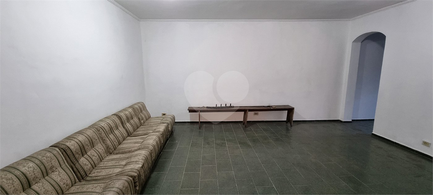 Casa à venda com 3 quartos, sendo 1 suíte,  em Jardim Rosa Maria, São Paulo, SP