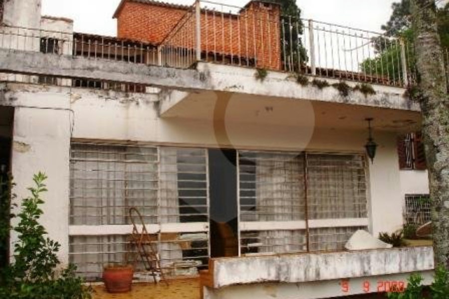 Sobrado à venda com 5 quartos, sendo 3 suítes,  em Vila Irmãos Arnoni, São Paulo, SP