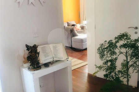 Casa à venda com 3 quartos, sendo 1 suíte, no condomínio Residencial Patrimônio do Carmo, São Roque - SP