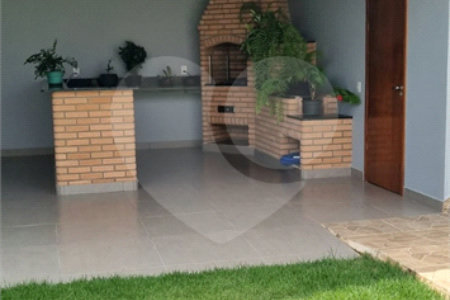 Casa à venda com 3 suítes no condomínio Residencial dos Lagos, Itupeva - SP