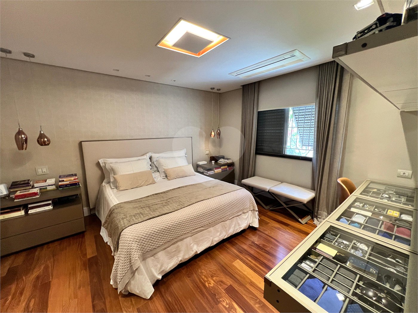Apartamento à venda com 4 quartos, sendo 3 suítes, em Itaim Bibi, São Paulo, SP