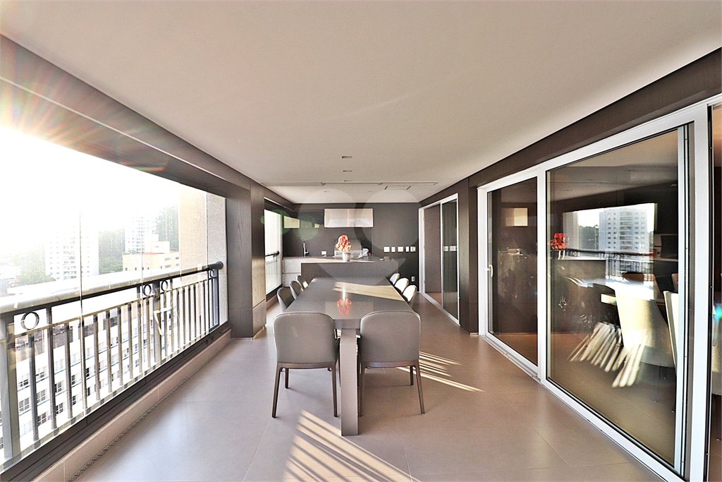 Apartamento à venda com 3 suítes em Santana, São Paulo, SP