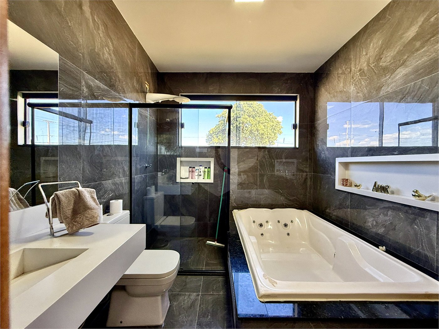 Casa à venda com 3 quartos, sendo 1 suíte,  em Terras de Santa Cristina XIII Setor Marina, Paranapanema, SP