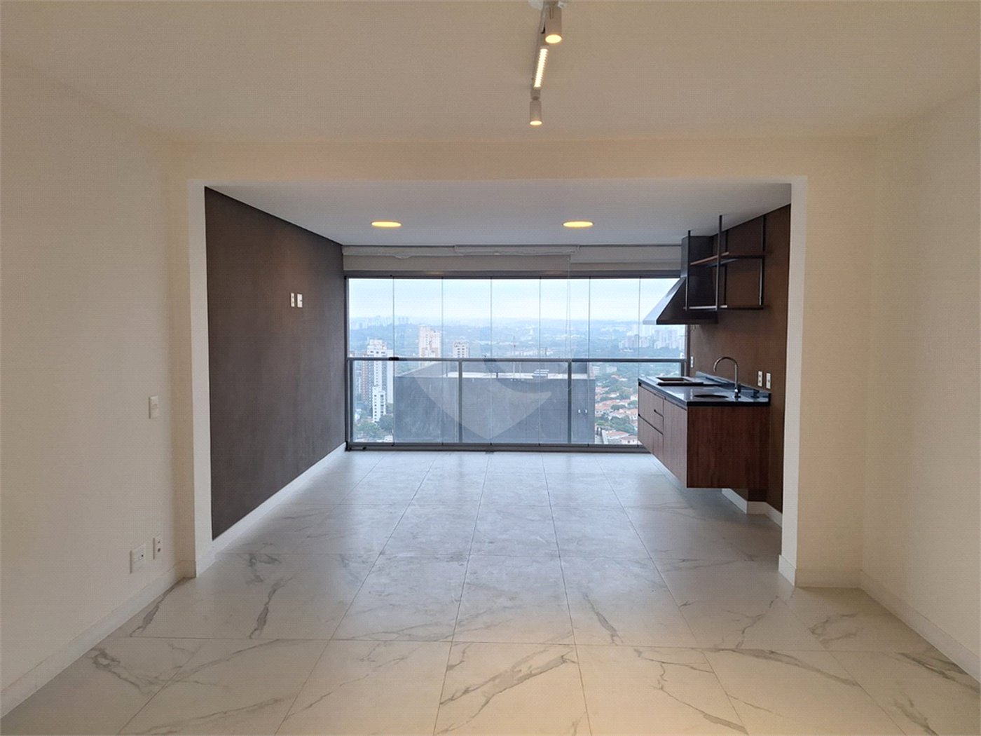 Apartamento à venda com 3 suítes em Sumarezinho, São Paulo, SP
