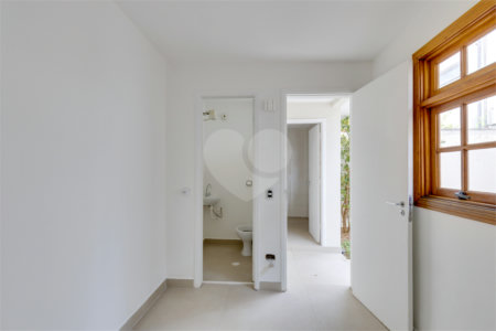 Casa de Vila à venda com 3 quartos, sendo 2 suítes, em Santo Amaro, São Paulo, SP