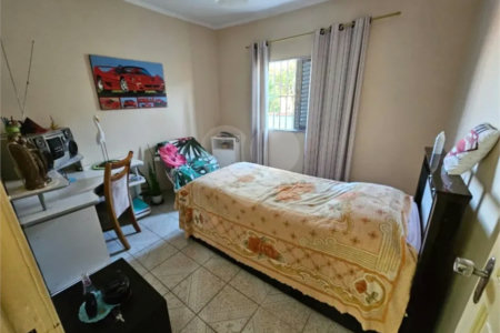 Casa Térrea à venda com 3 quartos no Centro, Poá, SP