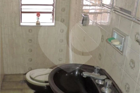 Sobrado à venda com 4 quartos em Vila Ipojuca, São Paulo, SP