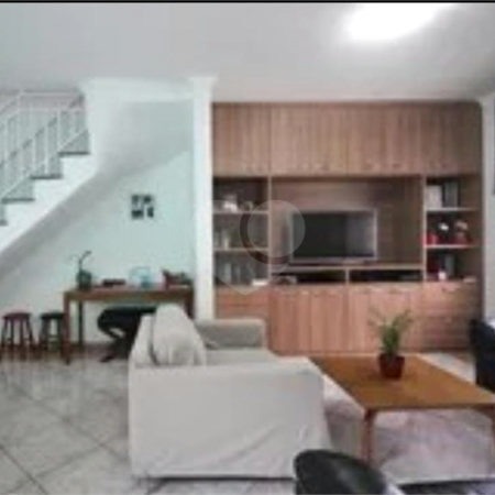 Sobrado à venda com 3 quartos, sendo 1 suíte, em Lar São Paulo, São Paulo, SP