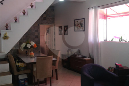 Casa à venda com 4 quartos, sendo 1 suíte, em Vila Pirajussara, São Paulo, SP