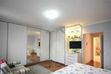 Casa à venda com 5 suítes em Jardim Londrina, São Paulo, SP