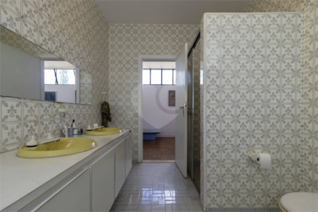 Sobrado à venda com 4 quartos, sendo 2 suítes,  em Vila Morumbi, São Paulo, SP