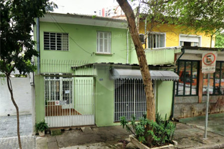 Sobrado à venda com 3 quartos em Moema, São Paulo, SP