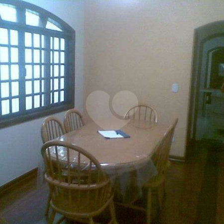 Sobrado à venda com 3 suítes em Vila Gomes, São Paulo, SP
