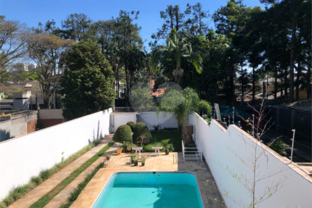 Sobrado à venda com 4 quartos, sendo 2 suítes,  em Alto da Boa Vista, São Paulo, SP