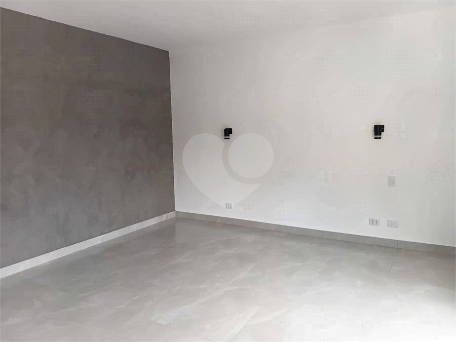 Sobrado para alugar com 2 quartos, sendo 1 suíte, no Centro, São Roque, SP