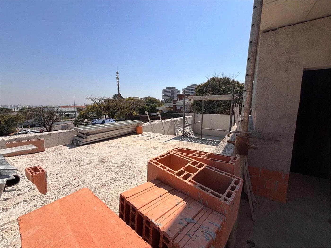 Casa à venda com 4 suítes no condomínio Casa Jardim Paineiras, São Paulo - SP