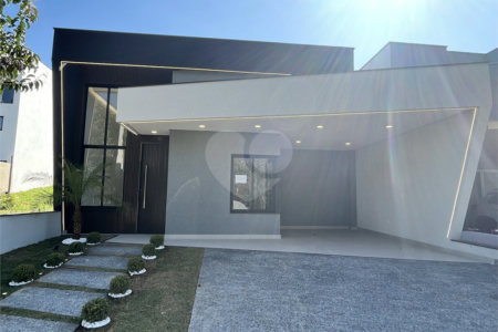 Casa à venda com 3 quartos, sendo 1 suíte, no condomínio Terras de São Francisco, Sorocaba - SP