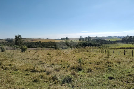 Sítio à venda com 3 quartos, sendo 1 suíte,  em Da Barra, Salto de Pirapora, SP
