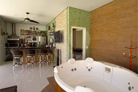 Casa à venda com 3 suítes no condomínio Alpes de Vinhedo, Vinhedo - SP