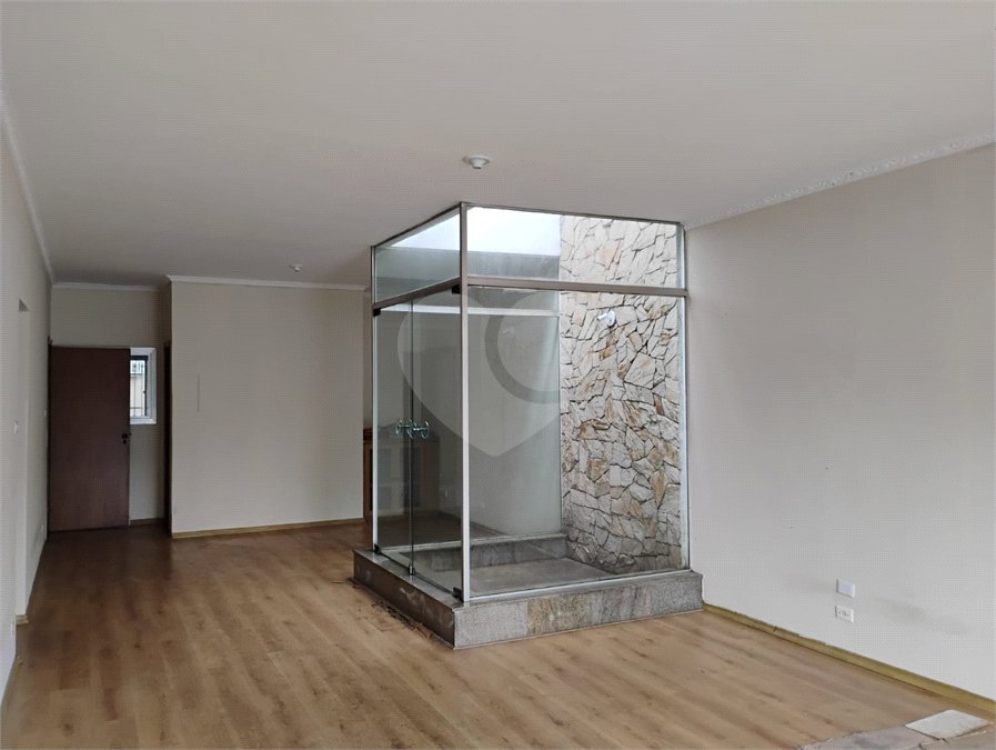 Sobrado à venda com 3 quartos, sendo 1 suíte,  em Jardim Jabaquara, São Paulo, SP