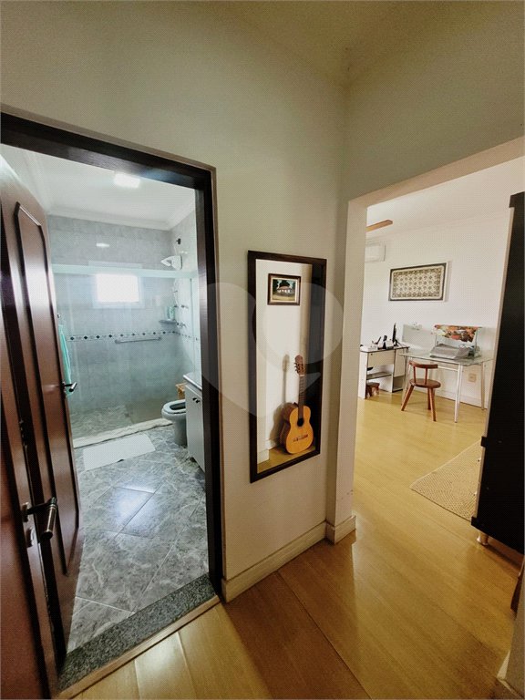 Casa à venda com 4 quartos, sendo 3 suítes,  no condomínio Acmti - Colinas do Mosteiro, Terras de Itaici e Recanto dos Pássaros, Indaiatuba - SP
