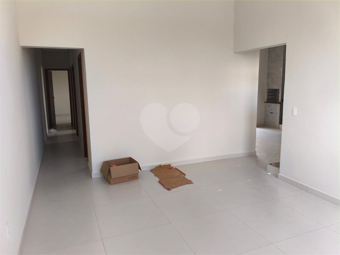 Casa à venda com 3 quartos, sendo 1 suíte, no condomínio Tivolli, Itapetininga - SP