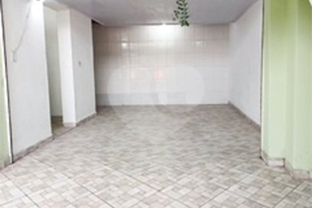 Casa à venda com 3 quartos, sendo 1 suíte, em Vila Roque, São Paulo, SP