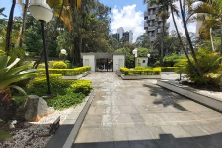 Apartamento à venda com 3 quartos, sendo 1 suíte,  em Vila Andrade, São Paulo, SP