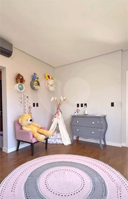Casa à venda com 3 suítes no condomínio Figueira Garden, Atibaia - SP