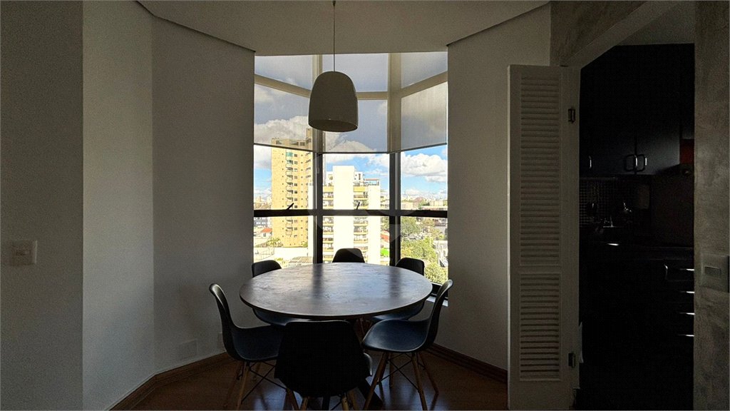 Cobertura duplex com 90 m², perfeita para quem busca conforto, privacidade e uma excelente localização.