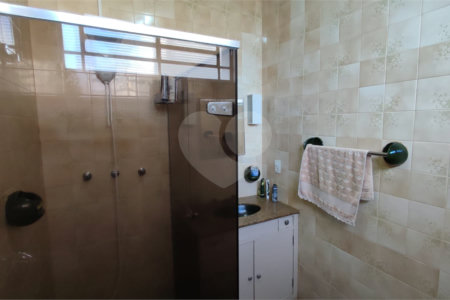 Casa à Venda de 3 dormitórios em São Carlos, no bairro Parque Santa Marta