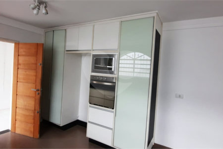 Sobrado à venda com 3 quartos, sendo 1 suíte, em Vila Firmiano Pinto, São Paulo, SP