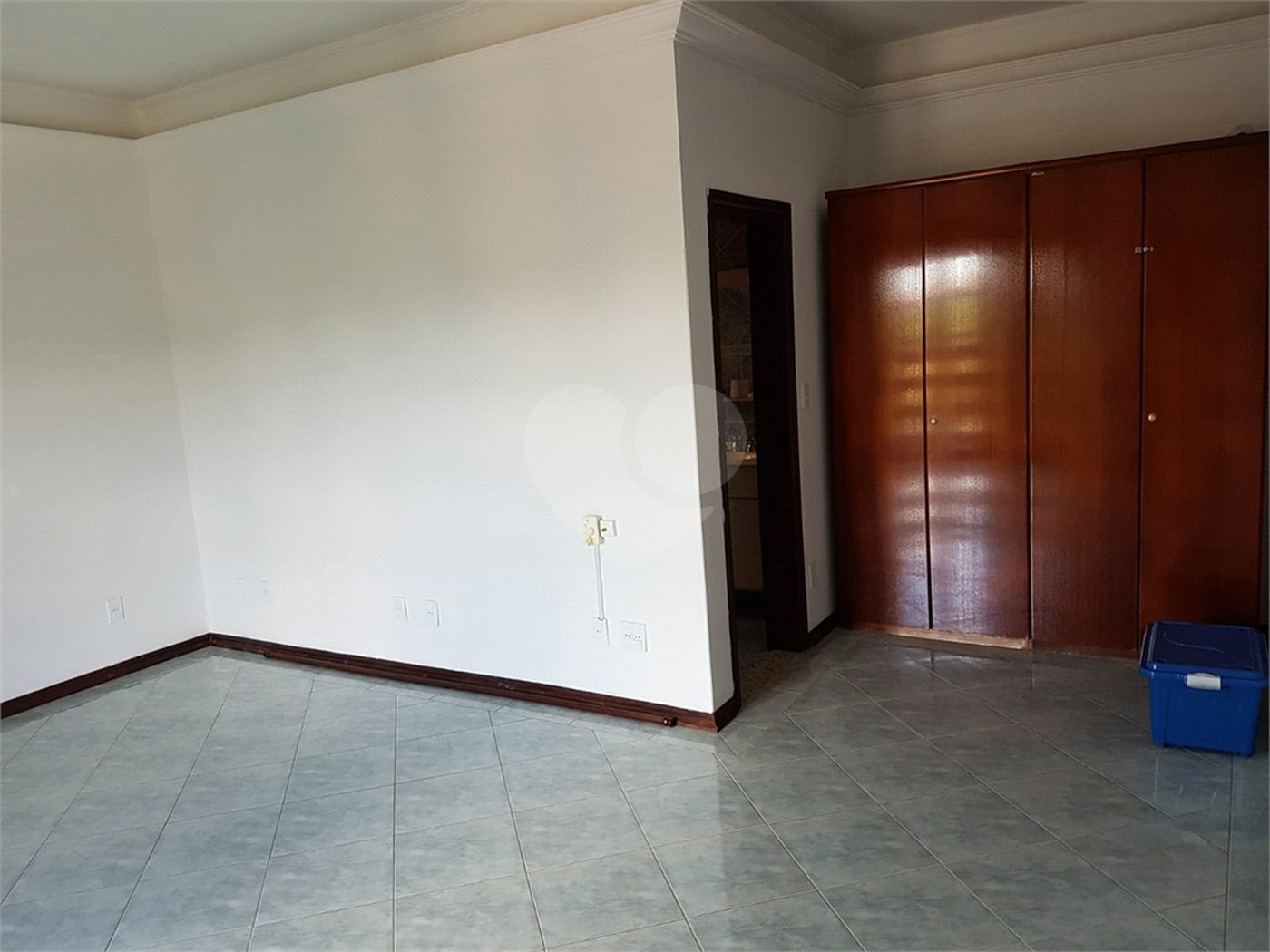 Casa à venda com 4 quartos, sendo 3 suítes, no condomínio Ibiti do Paço, Sorocaba - SP