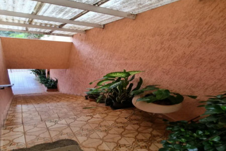Casa à venda com 3 quartos em Cidade dos Bandeirantes, São Paulo, SP